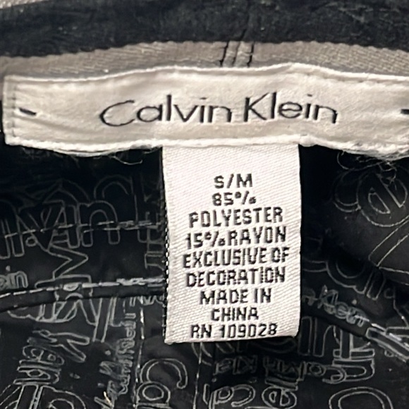 Saucy Calvin Klein Grey Newsboy Cap Size S/M - Picture 9 of 10